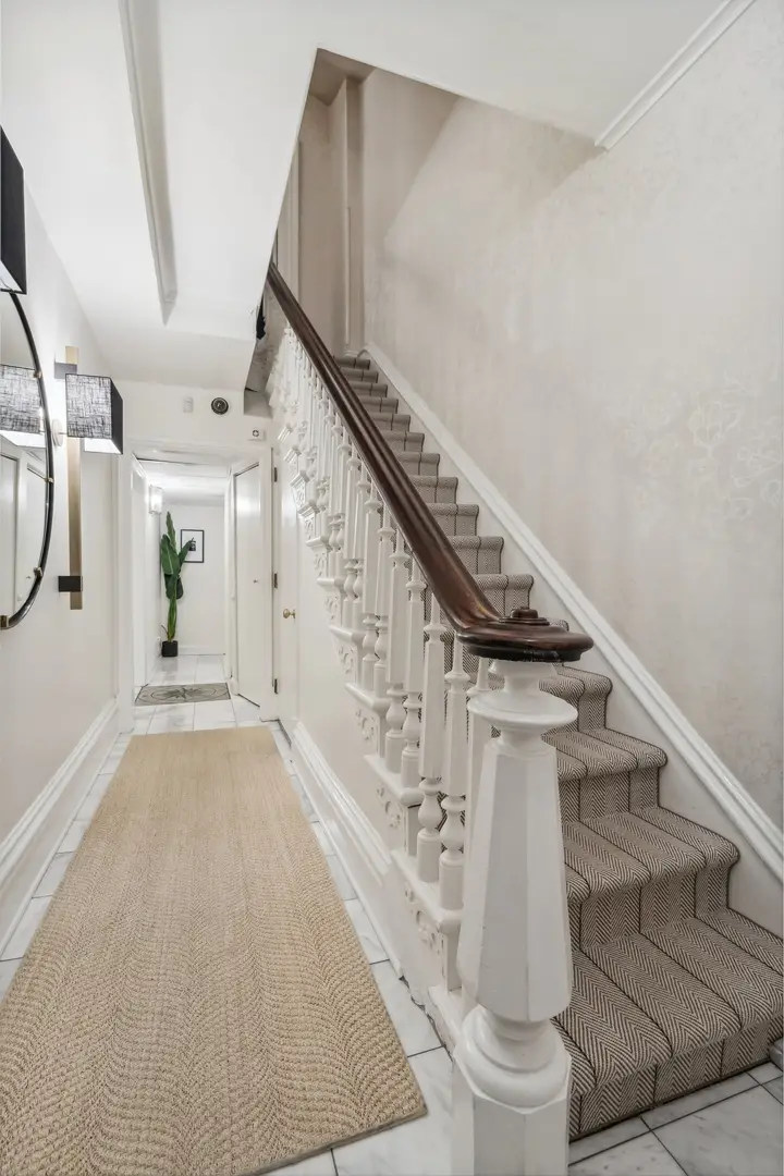 24 W Chestnut Street, Chicago, IL 60610 - #2