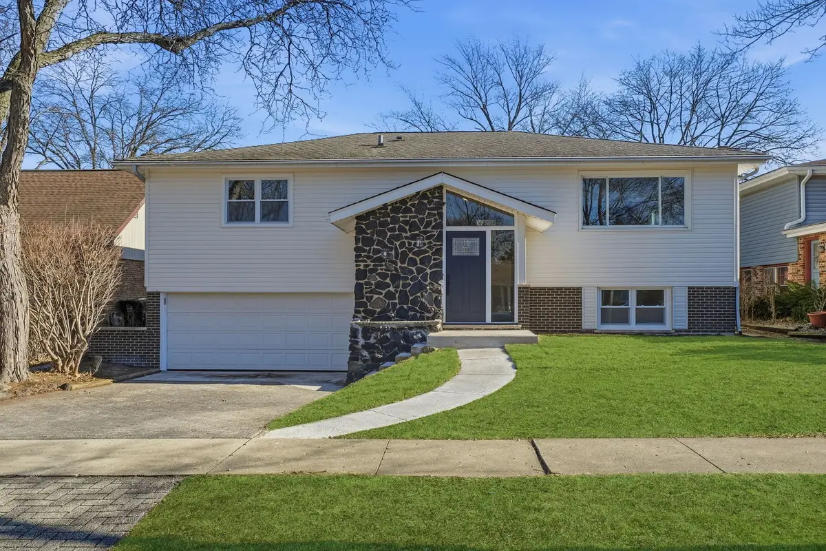 1319 N Chestnut Avenue, Arlington Heights, IL 60004 - Image #1
