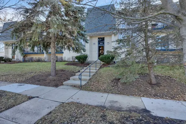 7913 W 157th Street #1E, Orland Park, IL 60462