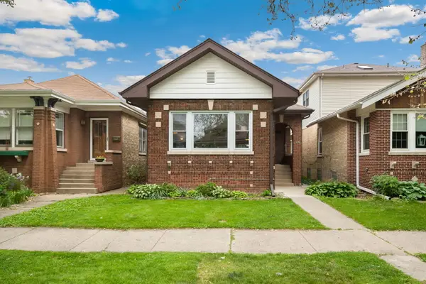 5425 N Bernard Street, Chicago, IL 60625