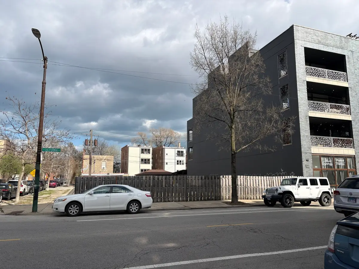 855 N California Avenue, Chicago, IL 60622 - #1