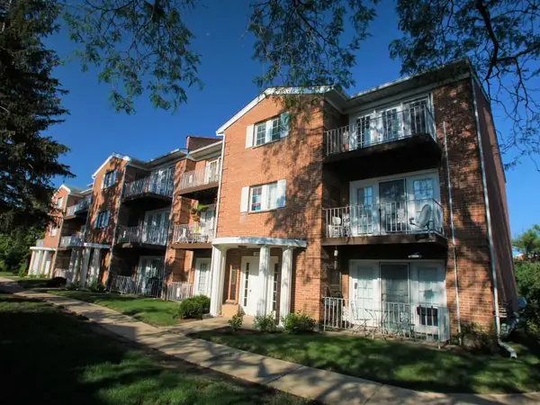 684 Quincy Bridge Lane #302, Glenview, IL 60025