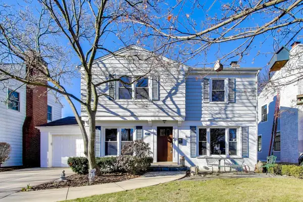 200 S Derbyshire Lane, Arlington Heights, IL 60004