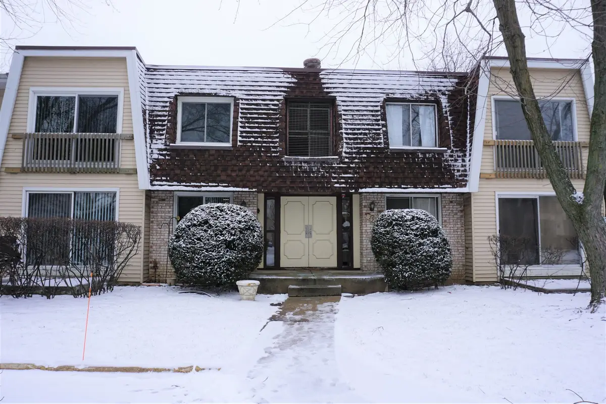2920 Roberts Drive #5, Woodridge, IL 60517 - Image #1