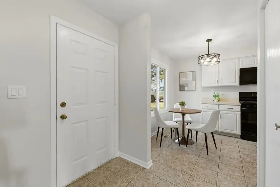 1328 Big Horn Trail, Carol Stream, IL 60188 - #3