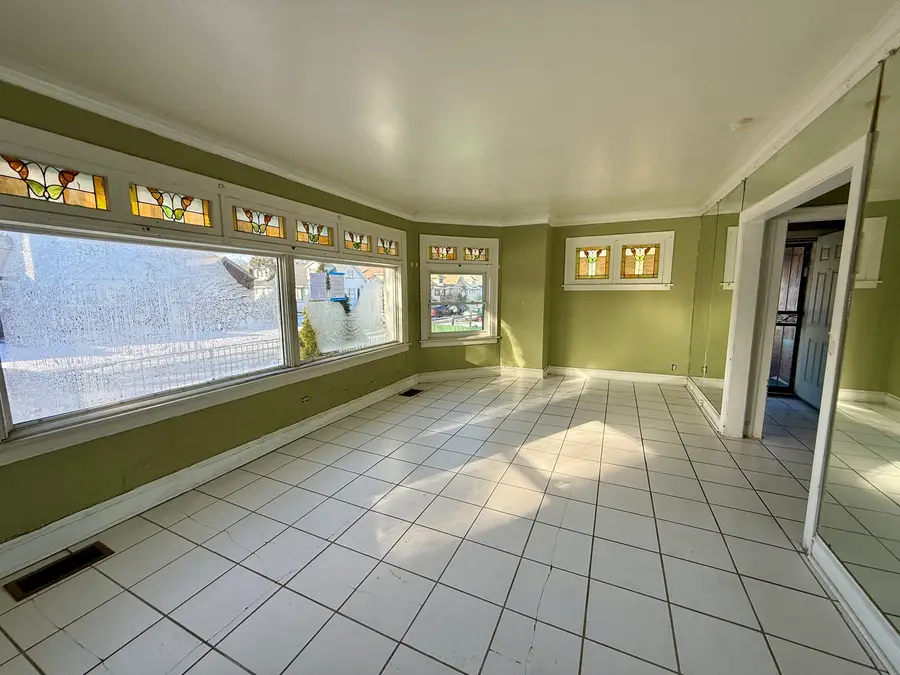 7741 S Oglesby Avenue, Chicago, IL 60649 - Image #2