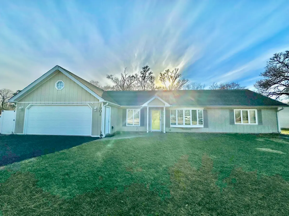 1901 W 56th Street, La Grange Highlands, IL 60525 - Image #1