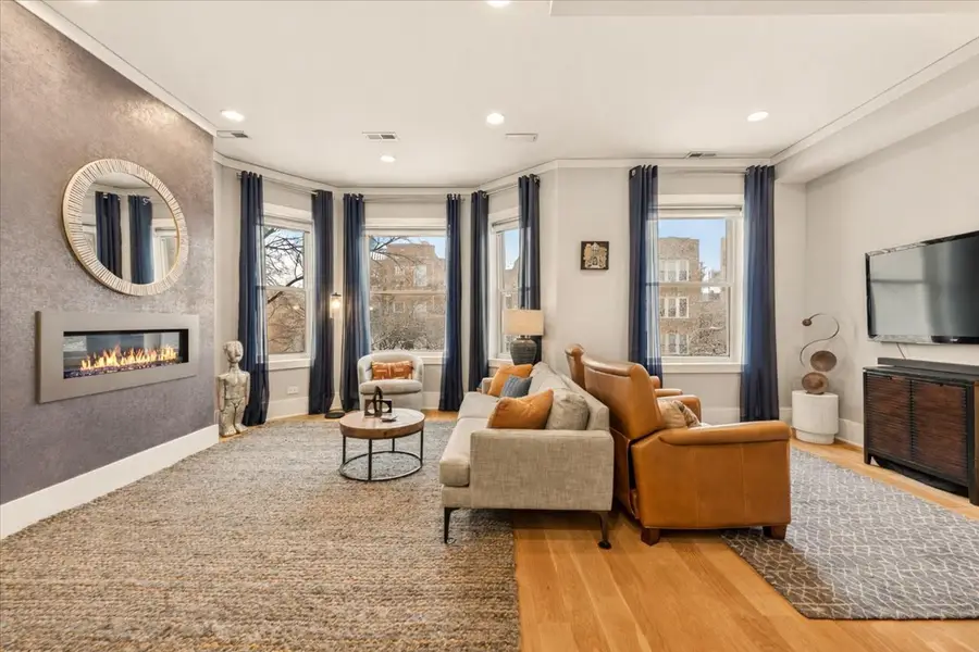 1510 W Bryn Mawr Avenue #2, Chicago, IL 60660 - #3