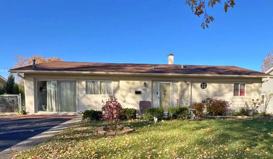 660 Flagstaff Lane, Hoffman Estates, IL 60169 - Image #1
