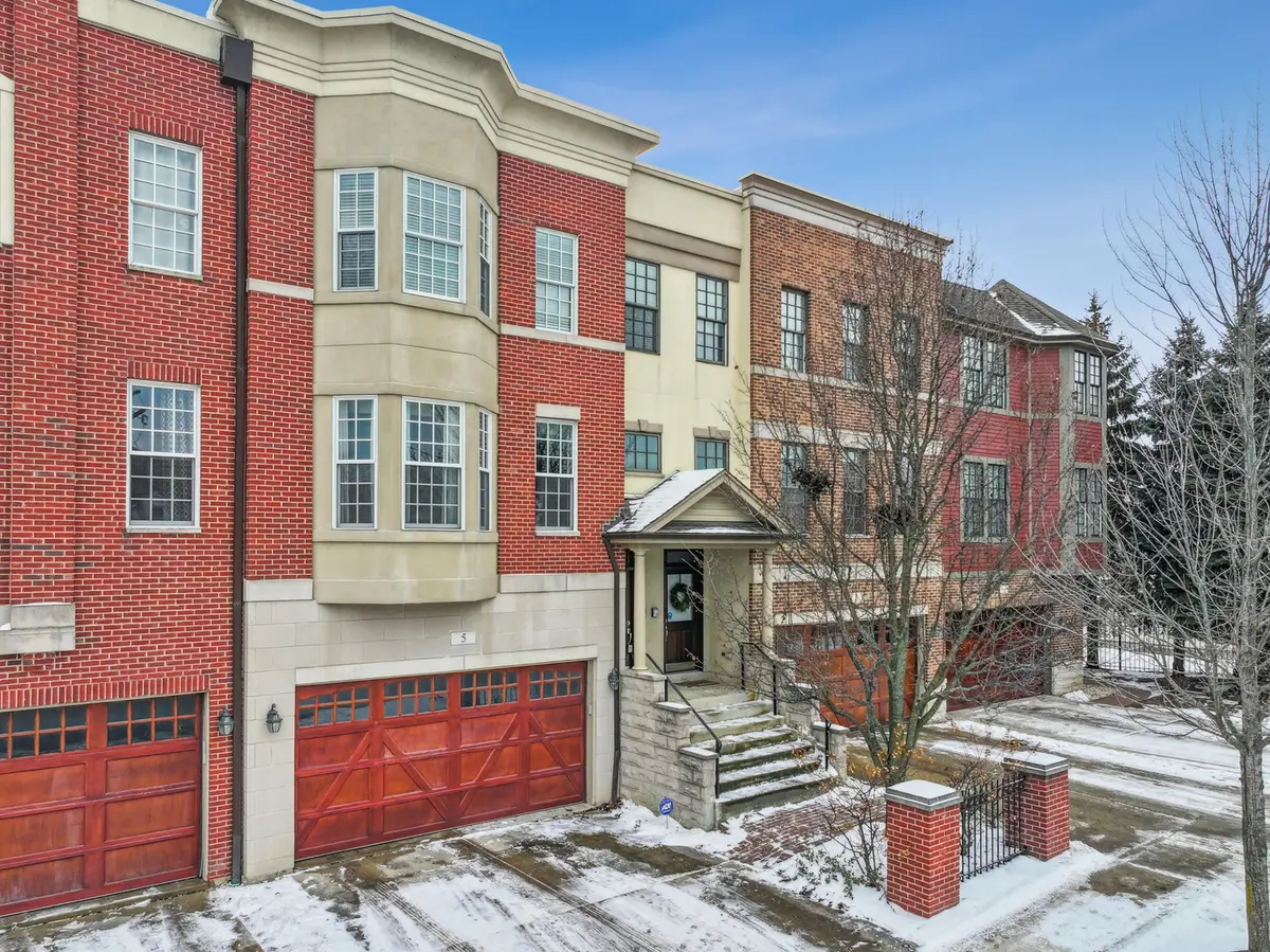 5 Illinois Avenue, Schaumburg, IL 60193 - #1
