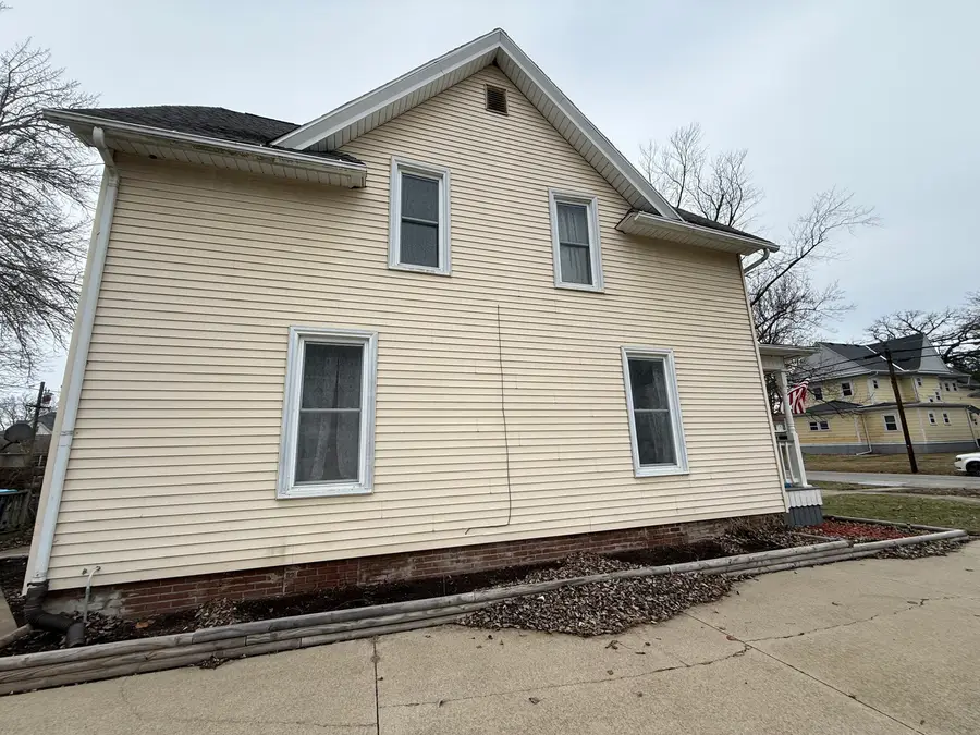 316 W Henry Street, Pontiac, IL 61764 - Image #3