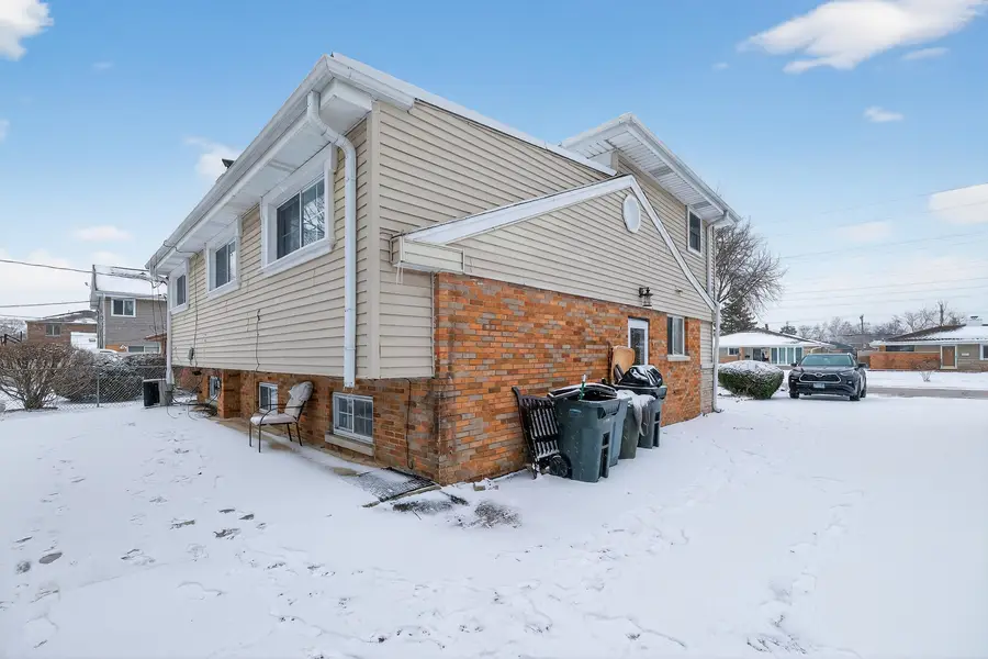 7315 Arcadia Street, Morton Grove, IL 60053 - Image #2