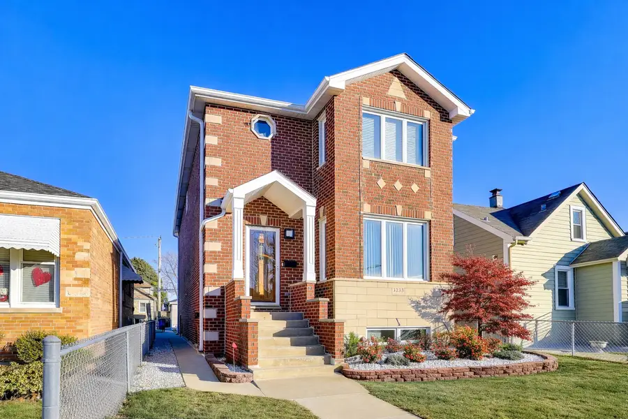 3233 N Ozanam Avenue, Chicago, IL 60634 - Image #2