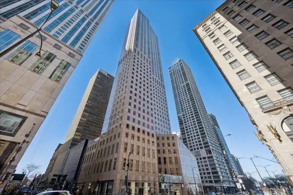950 N Michigan Avenue #2704, Chicago, IL 60611