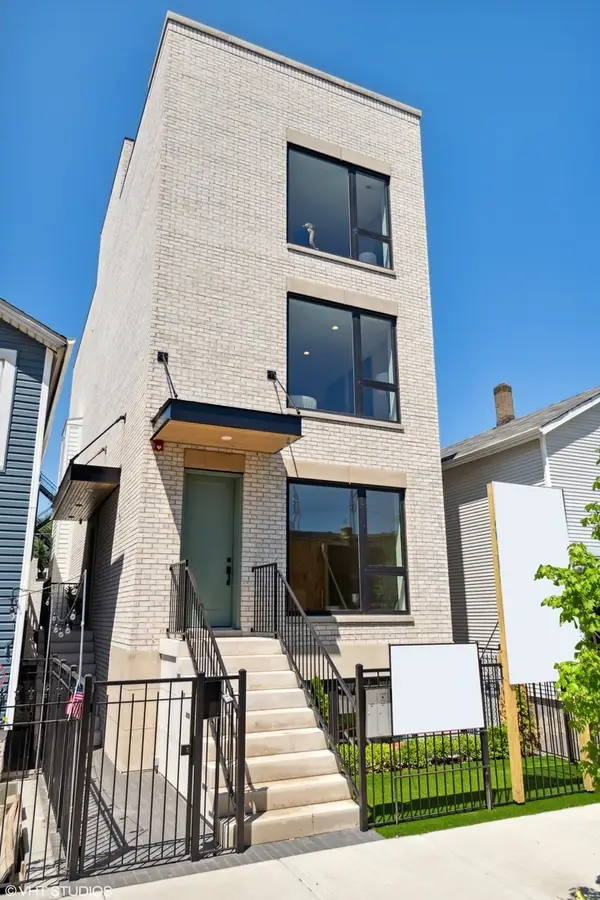 450 N Racine Avenue #1, Chicago, IL 60642