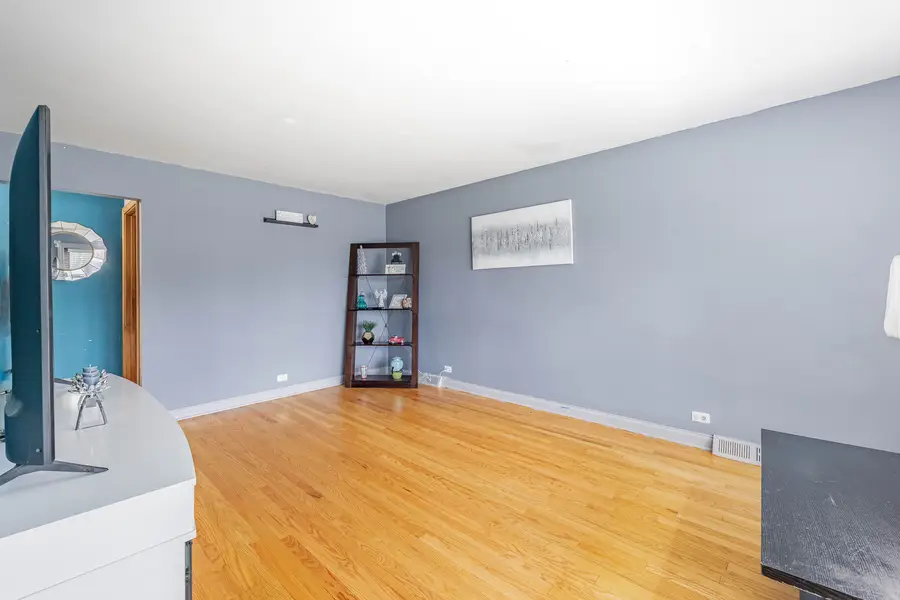 6928 W 63rd Place, Chicago, IL 60638 - Image #2