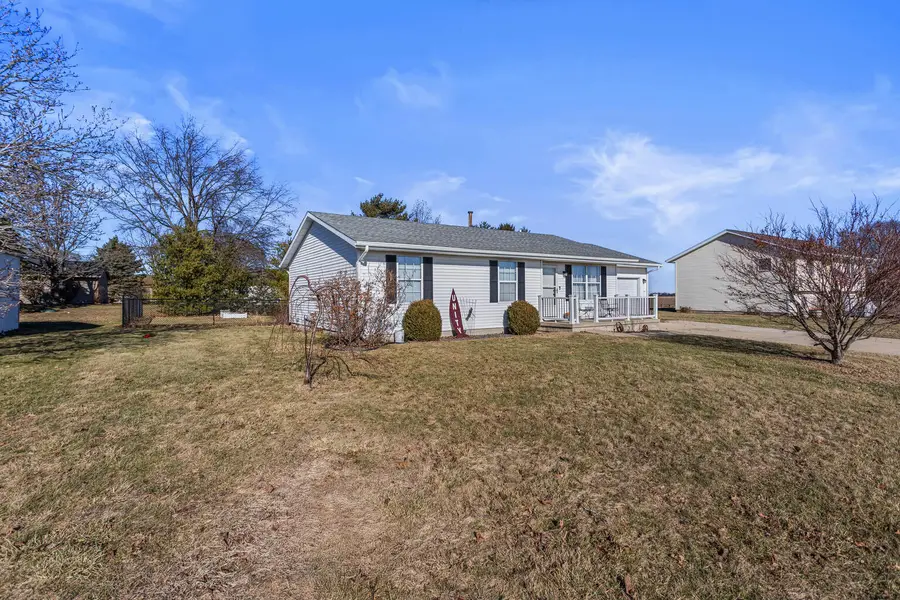 610 E Roosevelt Road, Philo, IL 61864 - #2