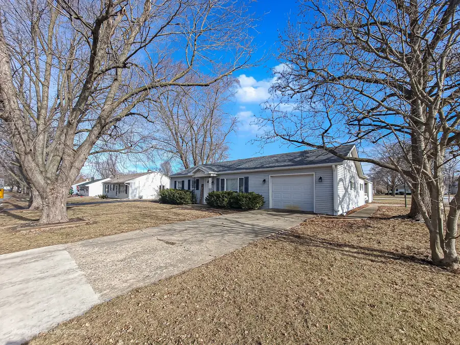 1418 Cherokee Lane, Ottawa, IL 61350 - #3