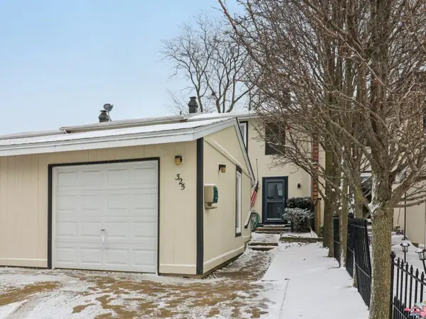 325 Colony Green Drive, Bloomingdale, IL 60108