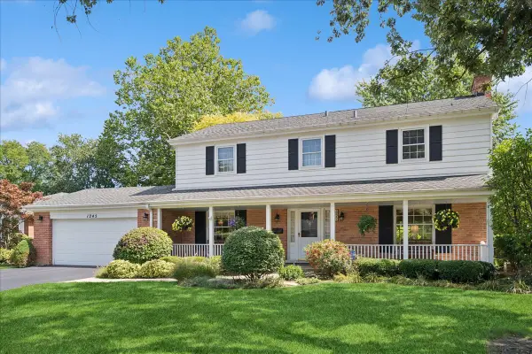 1245 Canterbury Lane, Glenview, IL 60025