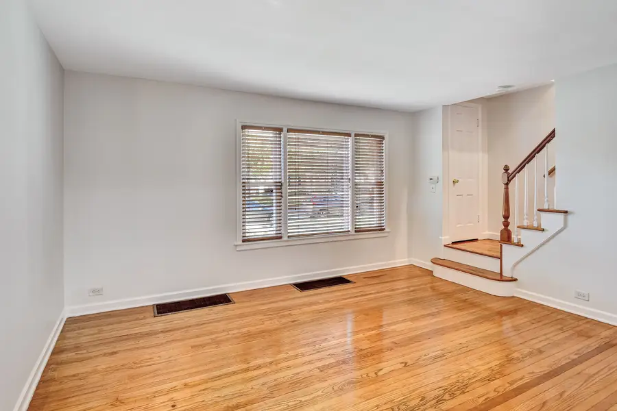 8303 Lawndale Avenue, Skokie, IL 60076 - Image #3