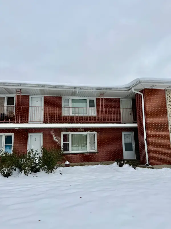 1115 E Algonquin Road #20, Arlington Heights, IL 60005