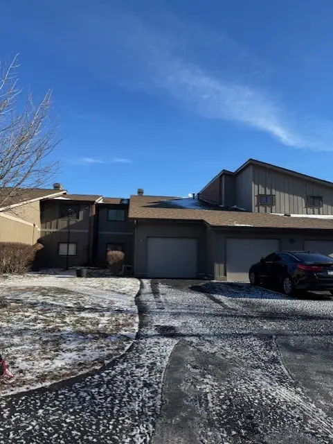 2S405 Emerald Green Drive #D, Warrenville, IL 60555 - Image #1