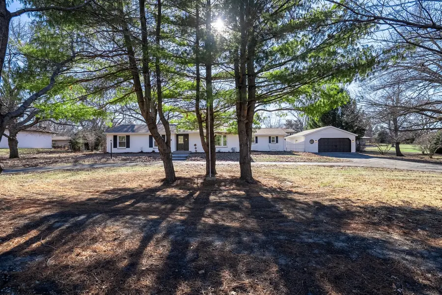 3009 E Oakland Avenue, Bloomington, IL 61704 - Image #2