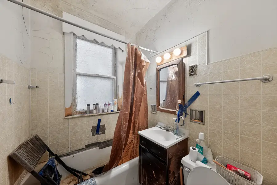 4710 W Schubert Avenue, Chicago, IL 60639 - Image #3