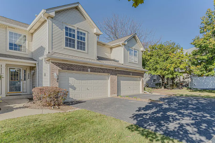 386 Gladstone Lane, Elgin, IL 60120 - Image #2