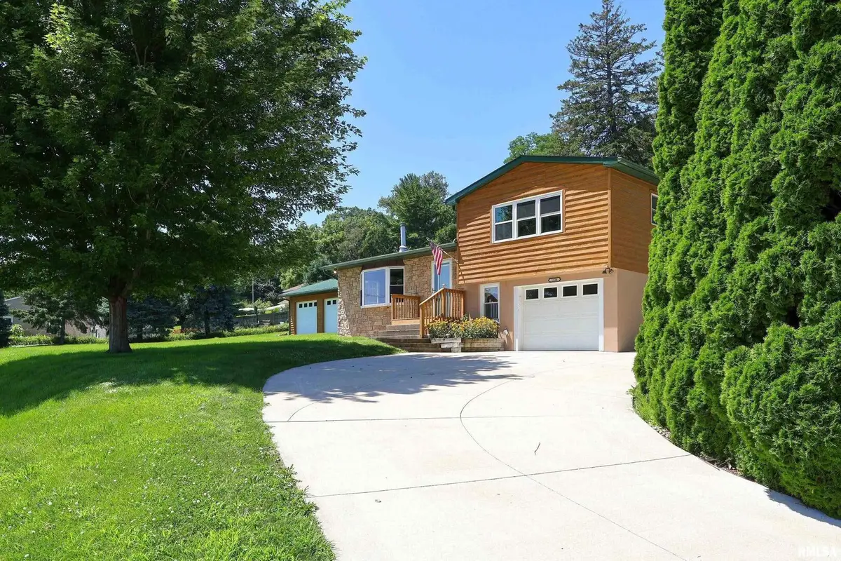 1128 N Cody Road, Le Claire, IA 52753 - Image #1