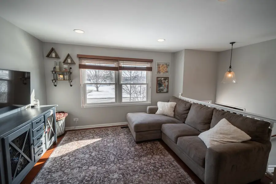 7324 Willow Avenue, Woodridge, IL 60517 - Image #2