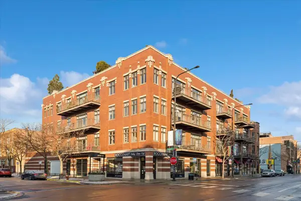 800 W Cornelia Street #408, Chicago, IL 60657