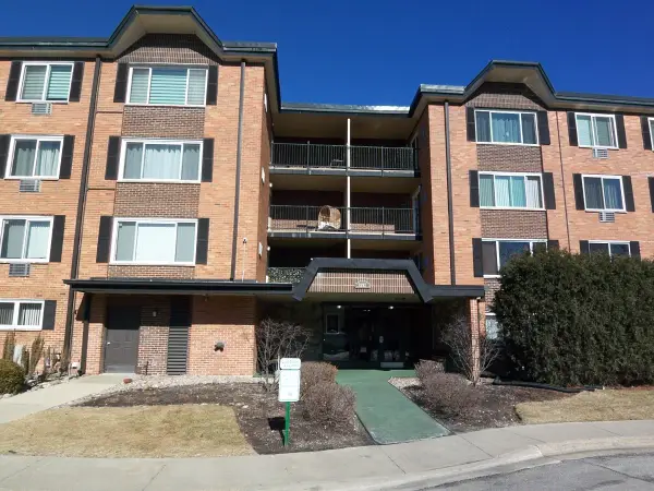 1227 S Old Wilke Road #306, Arlington Heights, IL 60005