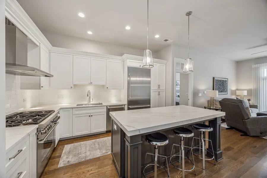 105 S Cottage Hill Avenue #204, Elmhurst, IL 60126 - Image #3