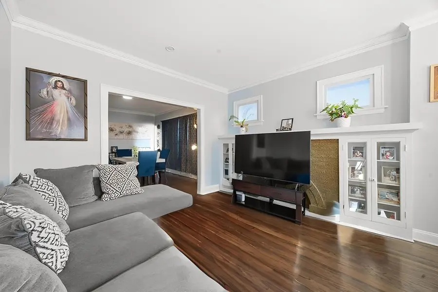 6047 S Richmond Street, Chicago, IL 60629 - Image #2