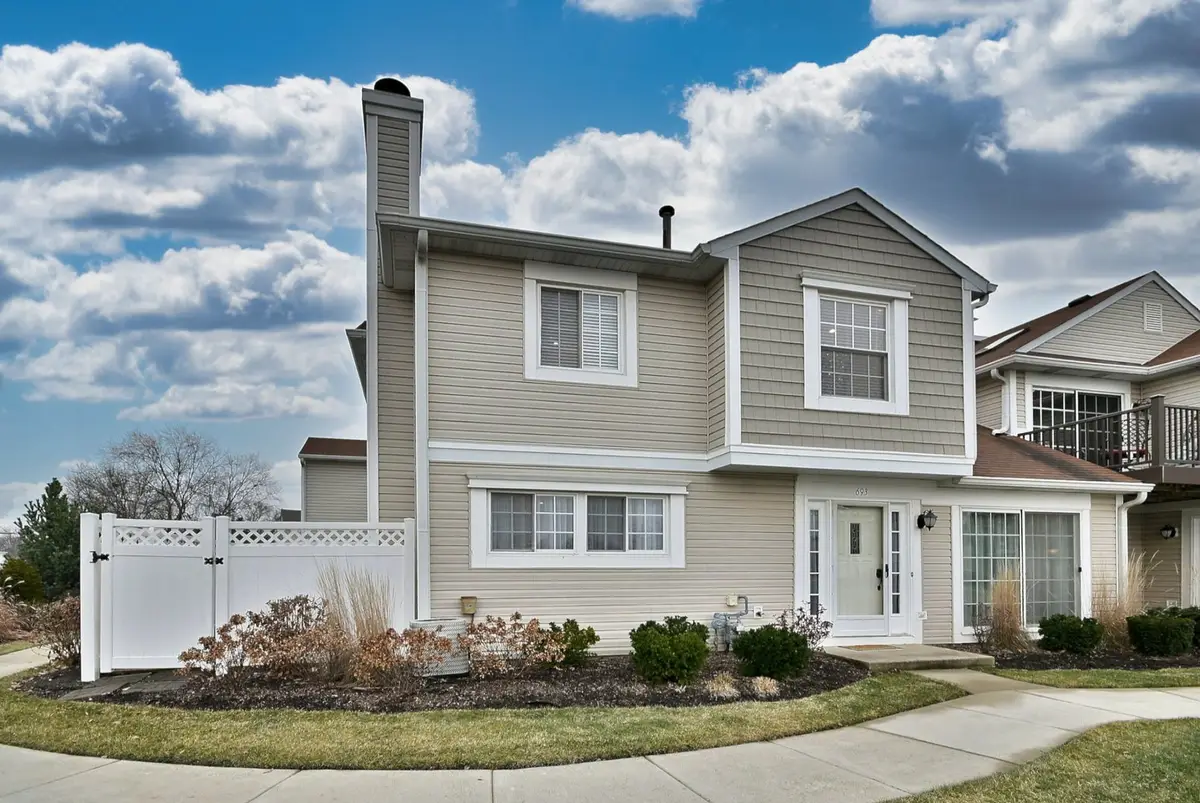 693 Le Parc Circle, Buffalo Grove, IL 60089 - #1