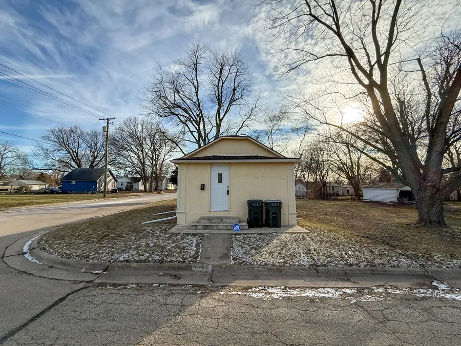 1001 W 9th Street, Sterling, IL 61081 - Image #2