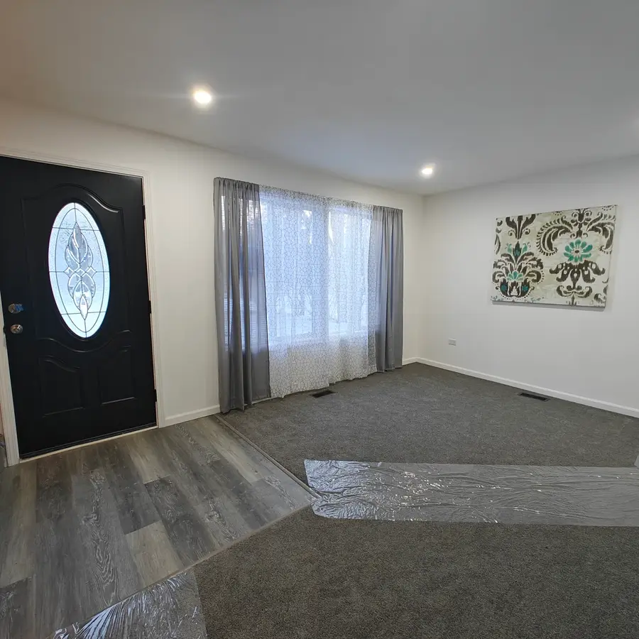 628 Mohawk Drive, Round Lake Heights, IL 60073 - Image #2