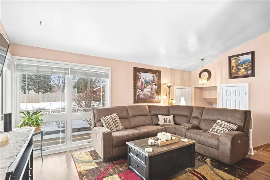 2309 Greenbriar Lane, Lindenhurst, IL 60046 - Image #3