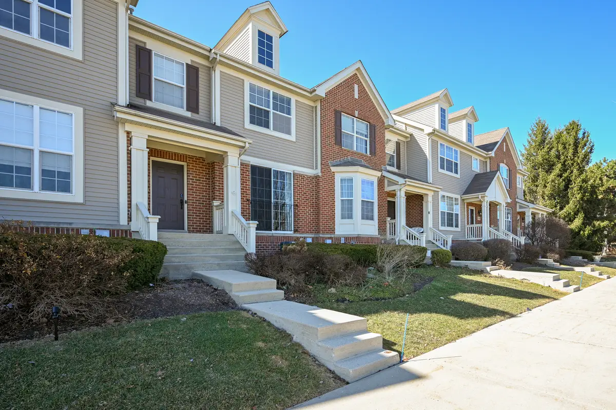 318 S Prospect Avenue, Bartlett, IL 60103 - #1