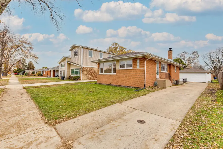 1689 S Elm Street, Des Plaines, IL 60018 - Image #2