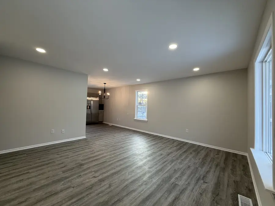 12707 W Graves Avenue, Beach Park, IL 60087 - Image #2