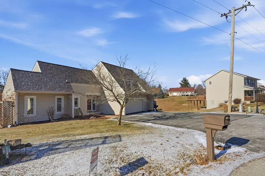 302 Fyre Lake Drive, Sherrard, IL 61281 - #2