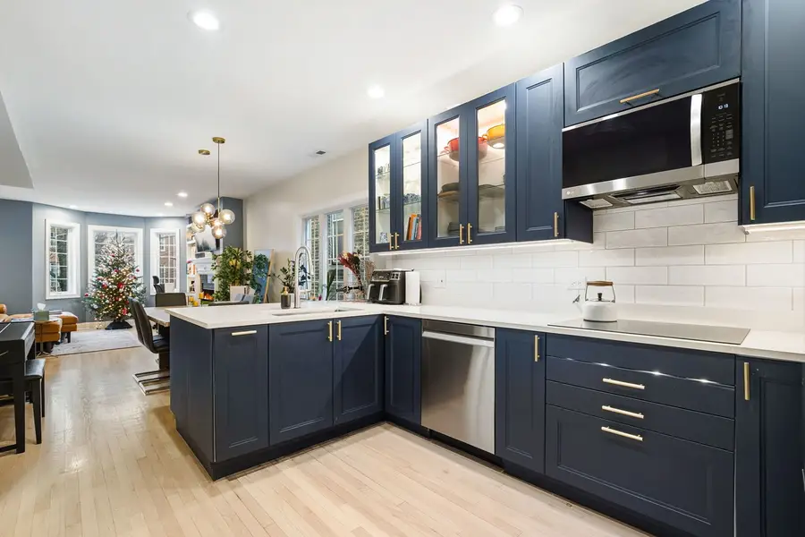 1431 N Bosworth Avenue #2, Chicago, IL 60642 - #2