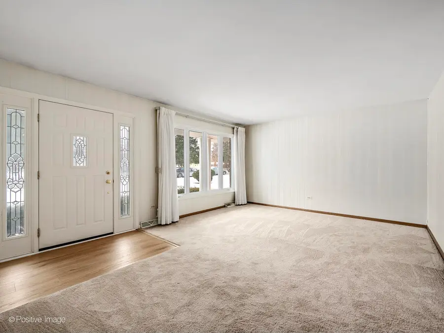 322 68th Street, Darien, IL 60561 - Image #2