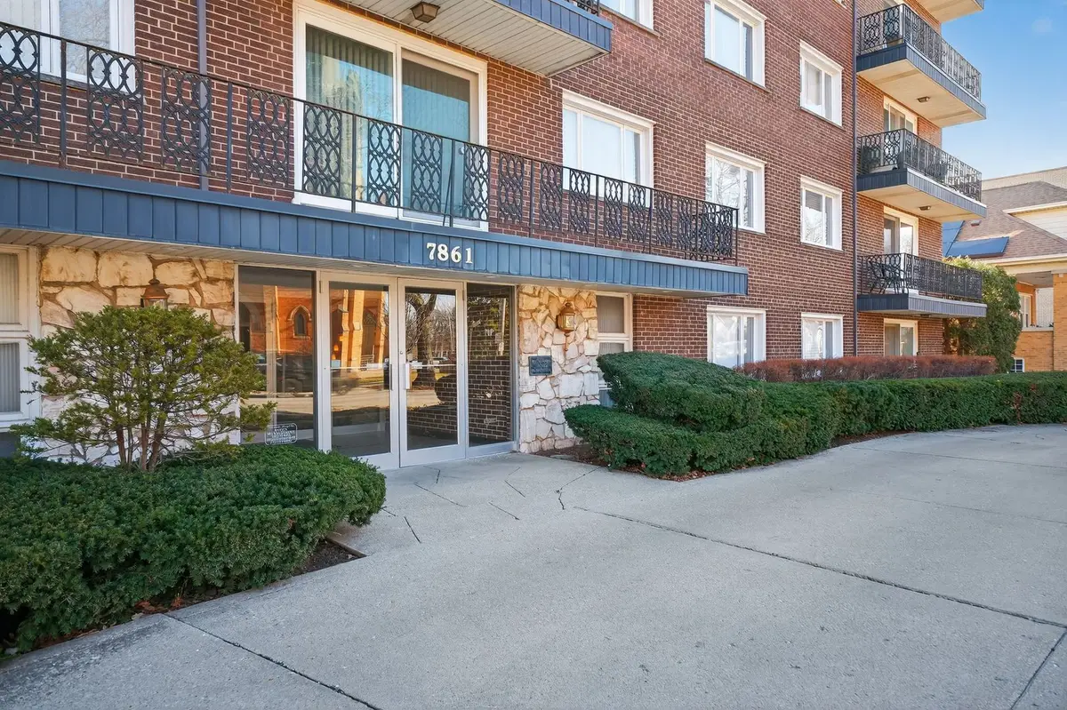 7861 Niles Center Road #201, Skokie, IL 60077 - Image #1