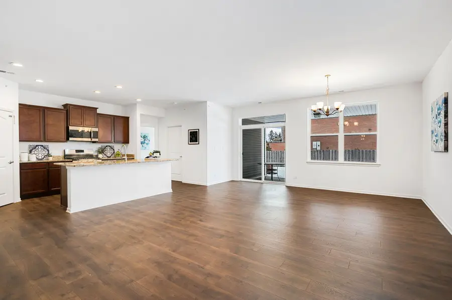 6480 Doral Drive, Gurnee, IL 60031 - Image #2