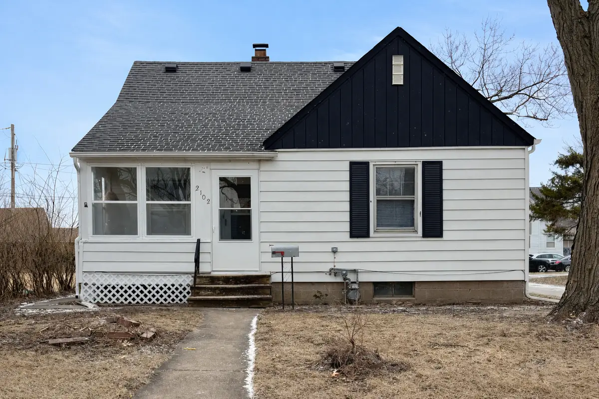 2102 W 18th Street, Davenport, IA 52084 - #1