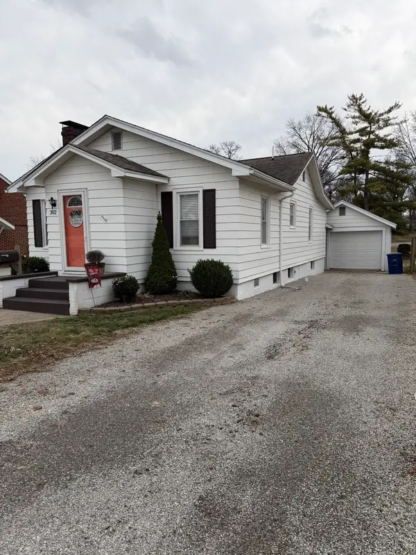 302 E Water Street, Pinckneyville, IL 62274